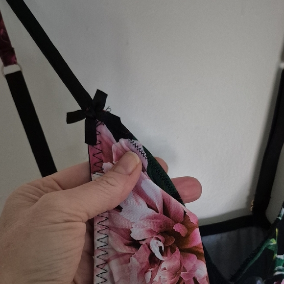 Cacique Black Floral 2-peice Pajamas Set with Pink & Purple Blooms In - 22/24 - Picture 8 of 9